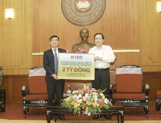 “Bầu Hiển” ủng hộ 6 tỷ đồng phòng chống Covid-19 tại miền Trung ảnh 2