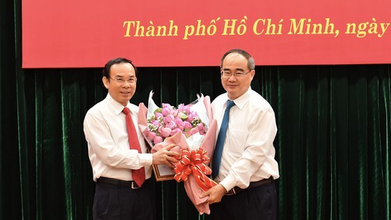 Bộ Chính trị giới thiệu đồng chí Nguyễn Văn Nên để bầu làm Bí thư Thành ủy TPHCM nhiệm kỳ 2020-2025 ảnh 1