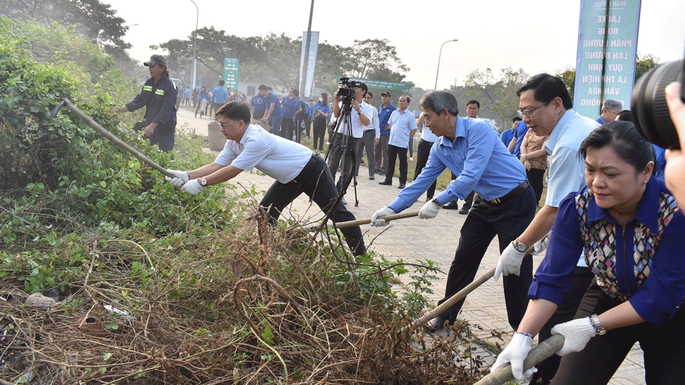 TPHCM phát động tháng “Thành phố sạch - Thành phố văn hóa mừng Xuân Canh Tý 2020, mừng Đảng 90 năm” ảnh 11