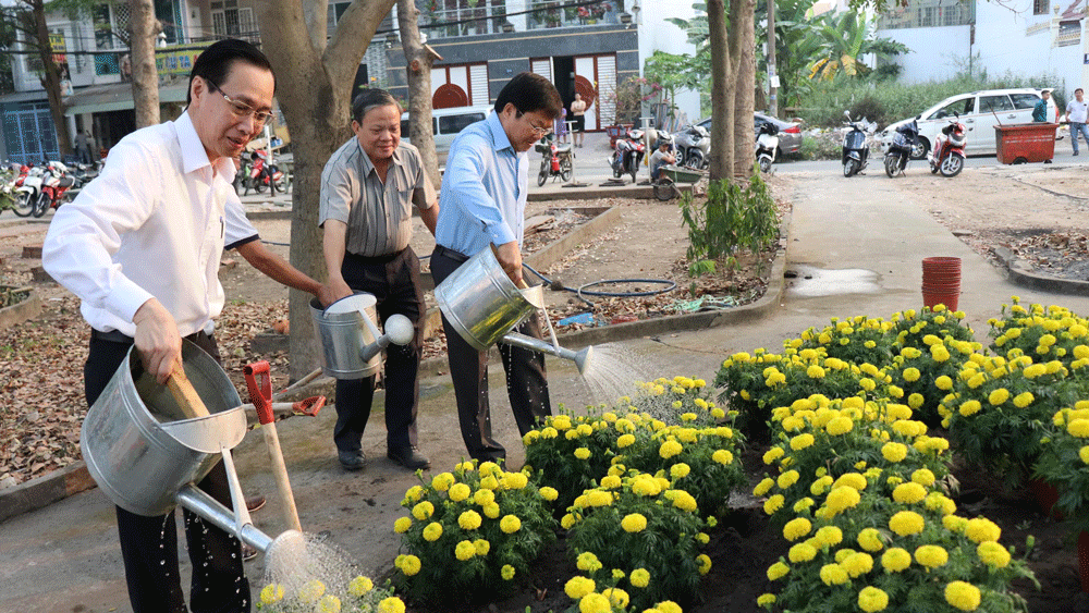 TPHCM phát động tháng “Thành phố sạch - Thành phố văn hóa mừng Xuân Canh Tý 2020, mừng Đảng 90 năm” ảnh 9