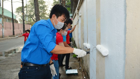 TPHCM phát động tháng “Thành phố sạch - Thành phố văn hóa mừng Xuân Canh Tý 2020, mừng Đảng 90 năm” ảnh 5