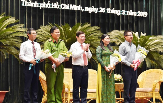 Bí thư Thành ủy TPHCM Nguyễn Thiện Nhân: Lấy sự hài lòng của người dân làm thước đo thi đua ảnh 1