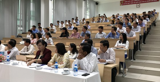 92 cán bộ, lãnh đạo dự lớp bồi dưỡng cán bộ nguồn Thành ủy TPHCM ảnh 1