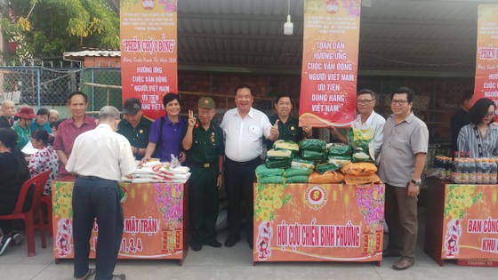 “Phiên chợ 0 đồng” cho những hộ nghèo, khó khăn ảnh 2