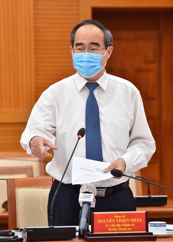 Bí thư Thành ủy TPHCM: Từng bước đưa sản xuất, sinh hoạt tại TPHCM trở lại bình thường ảnh 2