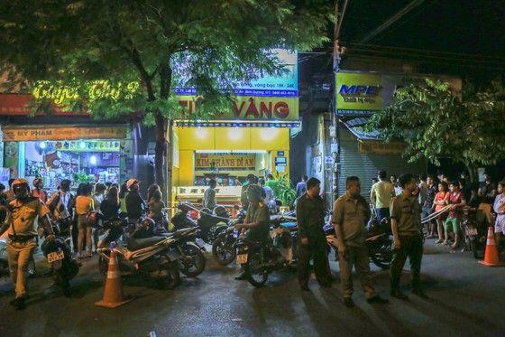 Truy bắt kẻ cướp tiệm vàng ở tỉnh Bình Dương ảnh 1