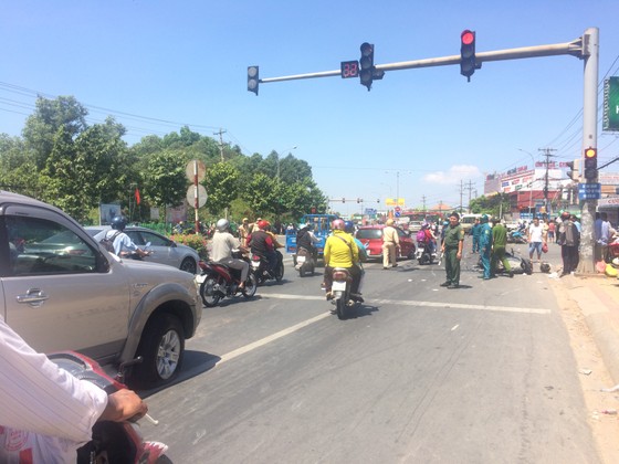 Nguyên nhân ban đầu vụ xe khách bất ngờ tông từ phía sau, nhiều người bị thương nặng ảnh 4