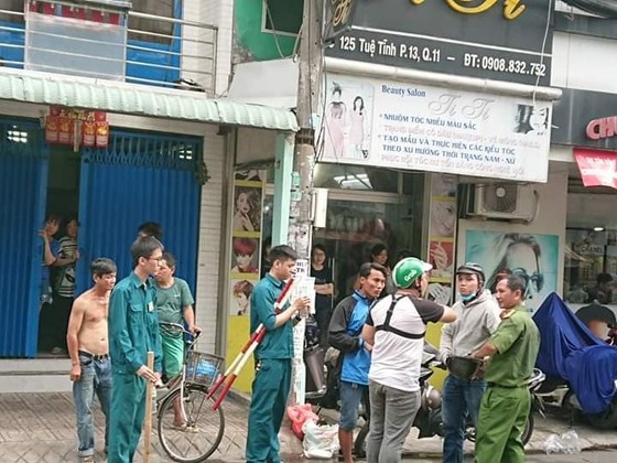 Đối tượng nghi cướp giật, cố thủ trong tiệm game bắn cá đã tử vong ảnh 1