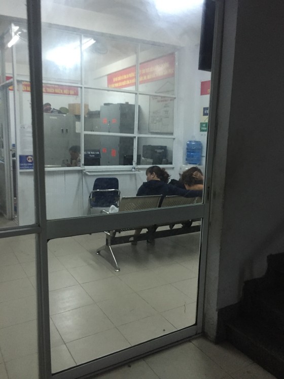 Nữ tài xế ô tô có biểu hiện say xỉn tông hàng loạt xe, một người chết ảnh 6