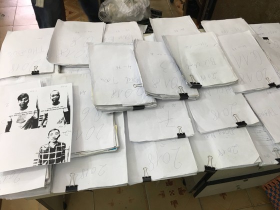 Bắt giữ nhóm đối tượng chuyên cho vay nặng lãi ở TPHCM ảnh 1