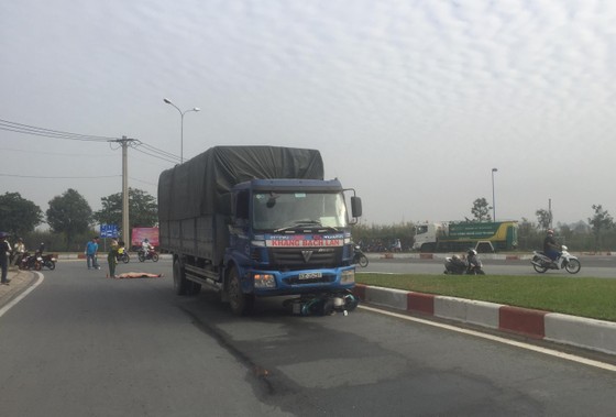 Va chạm với xe tải ngày giáp tết, nam công nhân tử vong ảnh 1