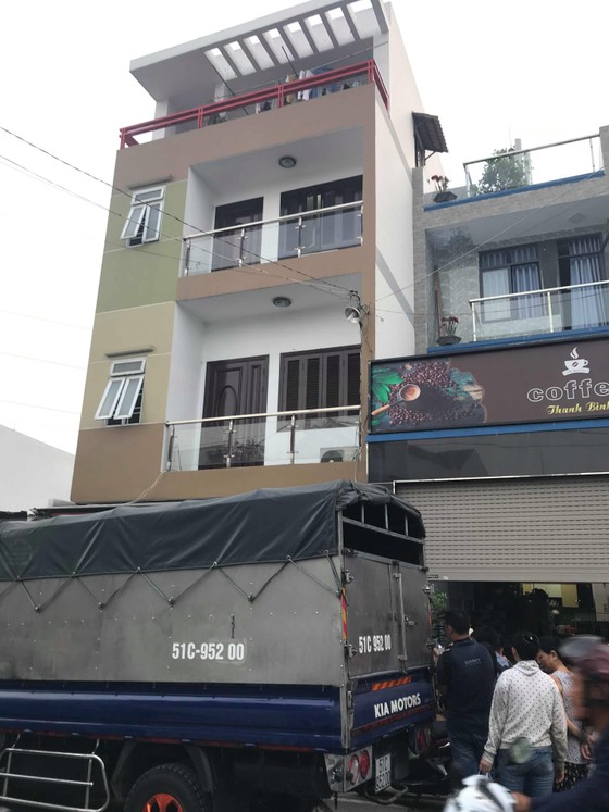 Sau khám xét nhà riêng và nhà cha mẹ, tiếp tục khám xét quán karaoke của Phúc "XO" ảnh 15