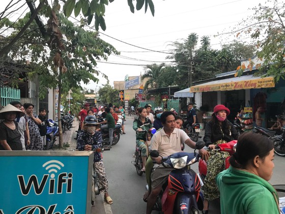 Sau khám xét nhà riêng và nhà cha mẹ, tiếp tục khám xét quán karaoke của Phúc "XO" ảnh 7