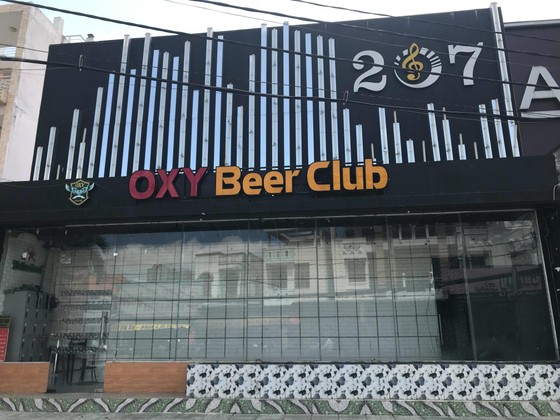 Kiểm tra quán bar Oxy Beer Club, hàng chục “dân chơi” dương tính với ma tuý ảnh 2