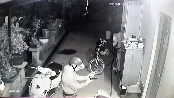 Nhóm đối tượng dùng súng tấn công 1 gia đình hết sức táo tợn ảnh 5