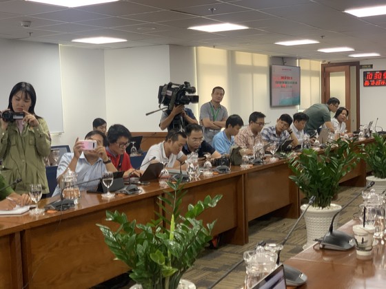 Khởi tố các đối tượng dùng súng cướp tiệm vàng ở huyện Hóc Môn ảnh 2