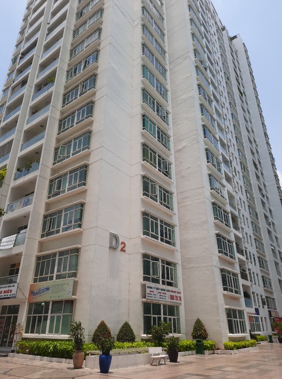 Công an TPHCM khám nghiệm hiện trường nơi Tiến sĩ Bùi Quang Tín tử vong ảnh 3