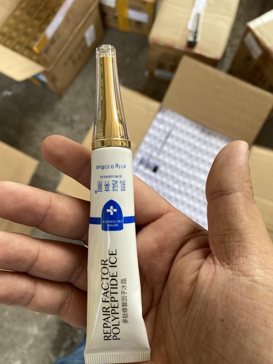 Phát hiện kho chứa hơn 5.000 hộp mỹ phẩm không rõ nguồn gốc xuất xứ ở TPHCM ảnh 5