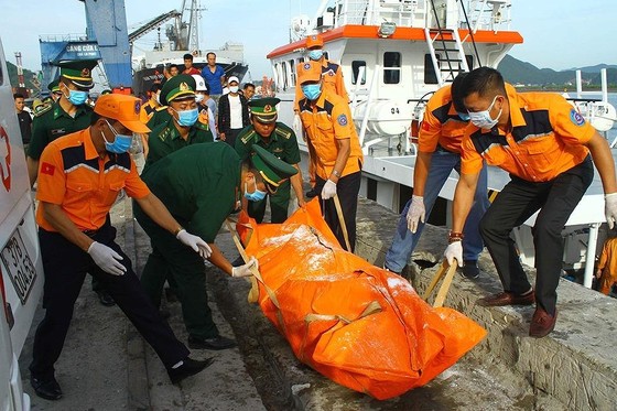 Tìm thấy 2 thi thể trong vụ tàu cá chìm gần đảo Bạch Long Vĩ ảnh 1