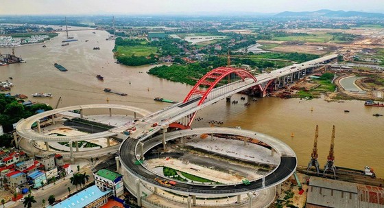 Thông xe cầu vòm 2.000 tỷ đồng hình cánh chim biển ảnh 2