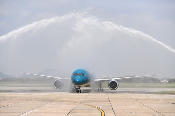 Vietnam Airlines đón chiếc máy bay thứ 100 gia nhập đội bay ảnh 1