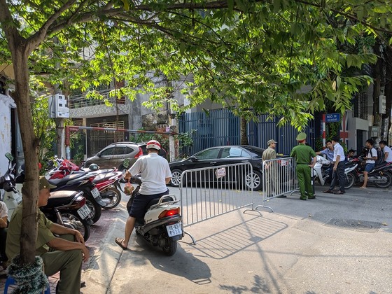 Hà Nội: Án mạng kinh hoàng sáng sớm, ít nhất hai nữ sinh thiệt mạng ảnh 2