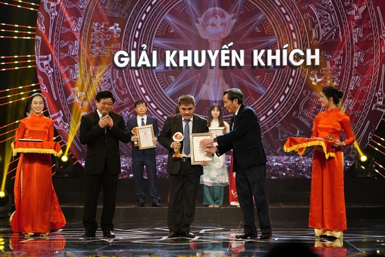 Báo Sài Gòn Giải Phóng đoạt giải xuất sắc về bảo vệ nền tảng tư tưởng của Đảng ảnh 5