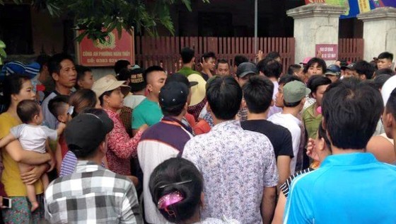 Lại vây bắt nhầm người vì nghi bắt cóc trẻ em ảnh 1