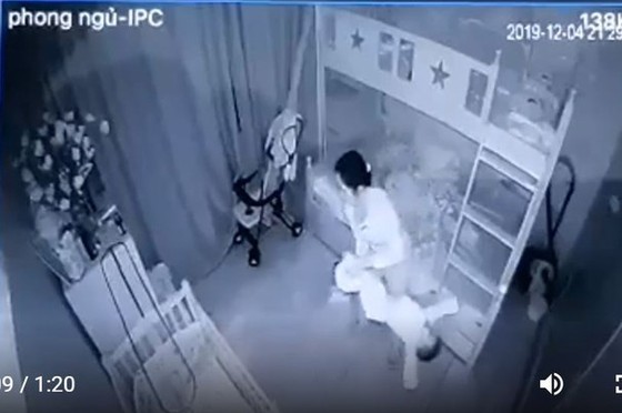 Làm rõ việc bảo mẫu hành hạ bé 1 tuổi ảnh 1