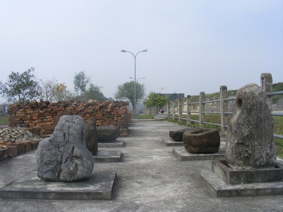Phát lộ nhiều hiện vật và hào thành tại Di sản văn hóa thế giới Thành Nhà Hồ ảnh 1