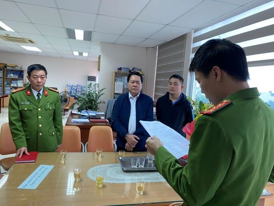 Bắt quả tang một trưởng phòng Cục thuế Thanh Hóa cưỡng đoạt tiền của doanh nghiệp ảnh 1