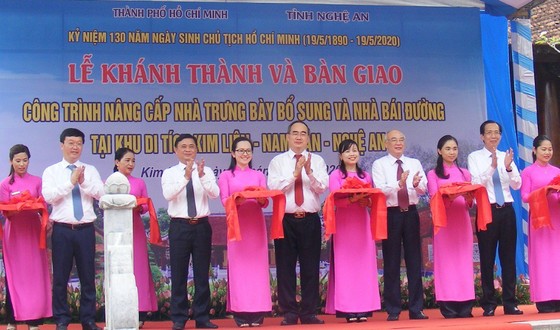 Bí thư Thành ủy TPHCM dự lễ khánh thành Nhà trưng bày bổ sung và Nhà Bái đường tại Khu di tích Kim Liên ảnh 2