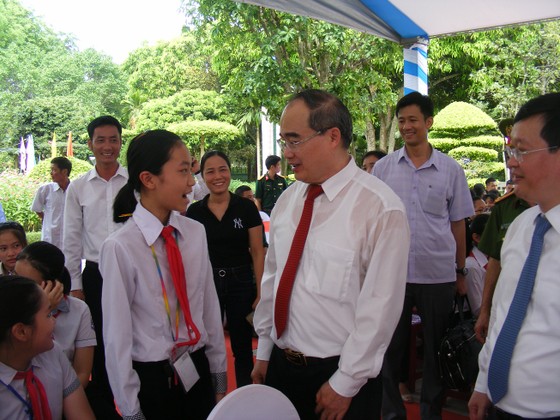 Bí thư Thành ủy TPHCM dự lễ khánh thành Nhà trưng bày bổ sung và Nhà Bái đường tại Khu di tích Kim Liên ảnh 4