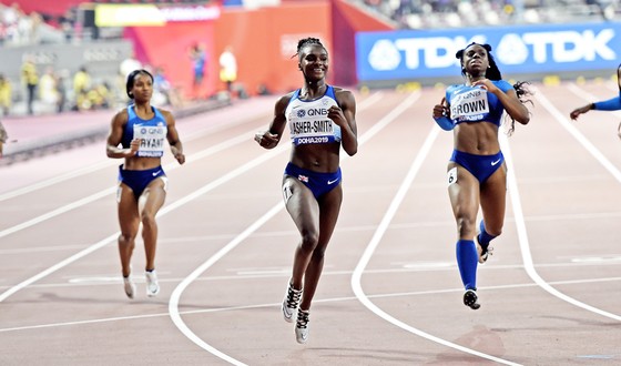 Giải điền kinh thế giới: Asher-Smith tạo lịch sử cho người Anh, sinh viên Holloway vinh danh nước Mỹ ảnh 1
