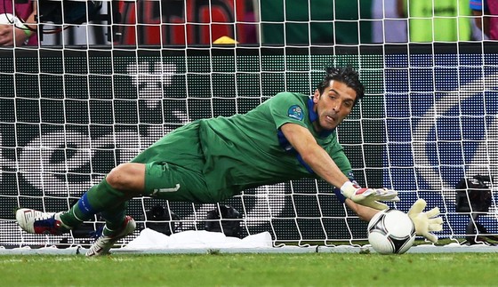 Gigi Buffon liệu có thể đoạt Quả bóng vàng? ảnh 1