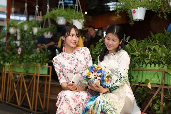 Ngày 8-3 đặc biệt của VĐV điền kinh TPHCM ảnh 10