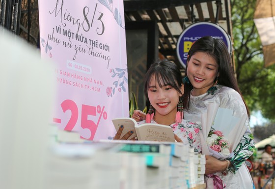 Ngày 8-3 đặc biệt của VĐV điền kinh TPHCM ảnh 5