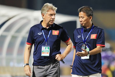 Ứng viên thay ông Jürgen Gede: Thầy Park hay “phù thủy” Troussier? ảnh 1