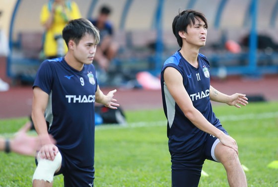 Nam Định - HA.GL: “Nóng” từ trước giờ bóng lăn ảnh 4
