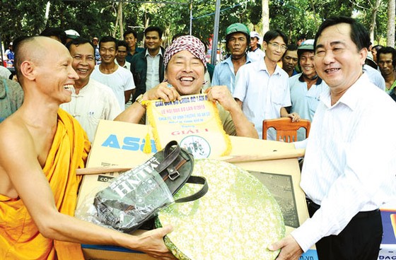 Sôi động đua bò An Giang ảnh 5