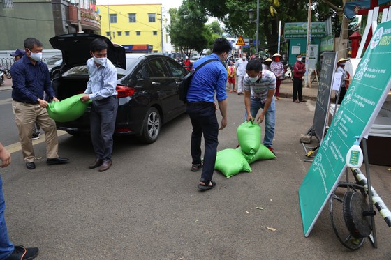 'ATM gạo' nghĩa tình ở Đắk Lắk ảnh 7