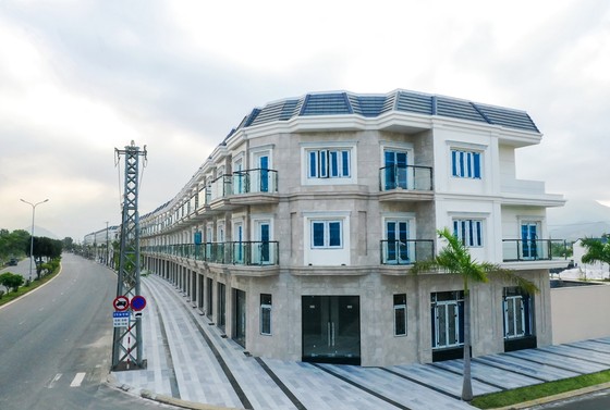 Liên tiếp đẩy nhanh tiến độ, Lakeside Infinity bàn giao nhà cho khách hàng đợt 2 ảnh 2