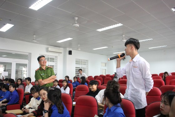 Đà Nẵng tuyên truyền lưu động phòng chống ma túy, mại dâm và tệ nạn xã hội tại các cơ sở  ảnh 1