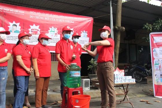 Đà Nẵng: Hơn 10.000 hộ gia đình khó khăn được hỗ trợ phòng chống Covid-19 ảnh 3