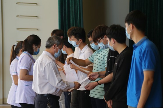 Đà Nẵng: 57 công dân Việt Nam được về nhà sau 14 ngày cách ly ảnh 5