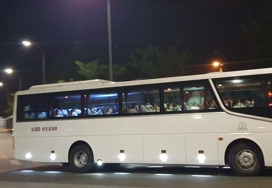 Đón gần 230 công dân Việt Nam về nước ảnh 1