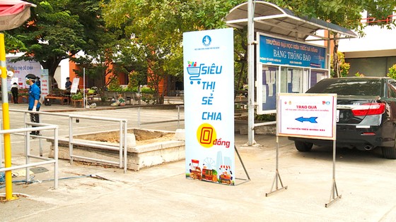 “Siêu thị sẻ chia 0 đồng” hỗ trợ sinh viên Đà Nẵng trong mùa Covid-19 ảnh 1