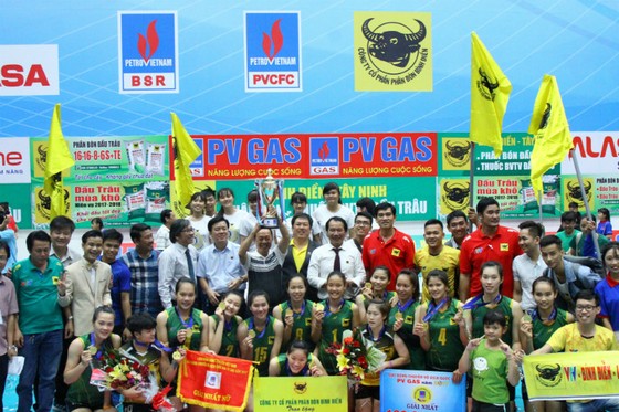 Chung kết giải bóng chuyền VĐQG 2017: Đêm đăng quang ngoạn mục ảnh 3
