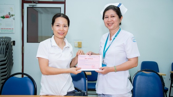 Lixco trao tặng hơn 5.000 lít gel rửa tay khô trong mùa dịch Covid -19 ảnh 2