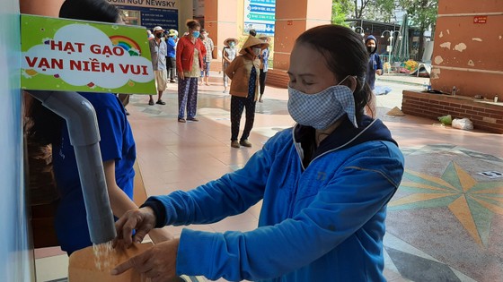 Thêm một máy 'ATM gạo' được lắp đặt tại quận Tân Bình ảnh 3
